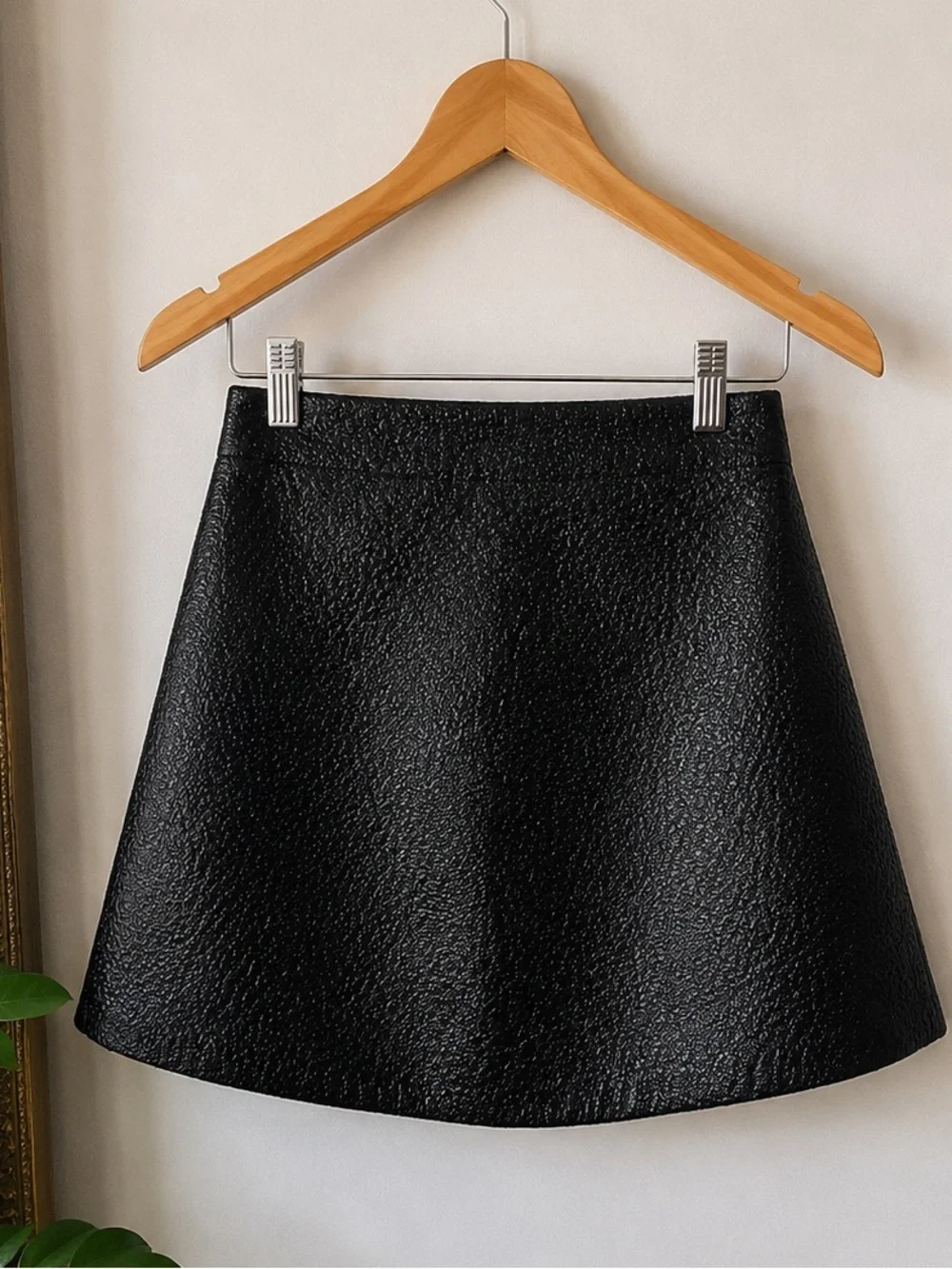 Maje Black Textured Faux Leather Mini Skirt | Front Zip | Size 4